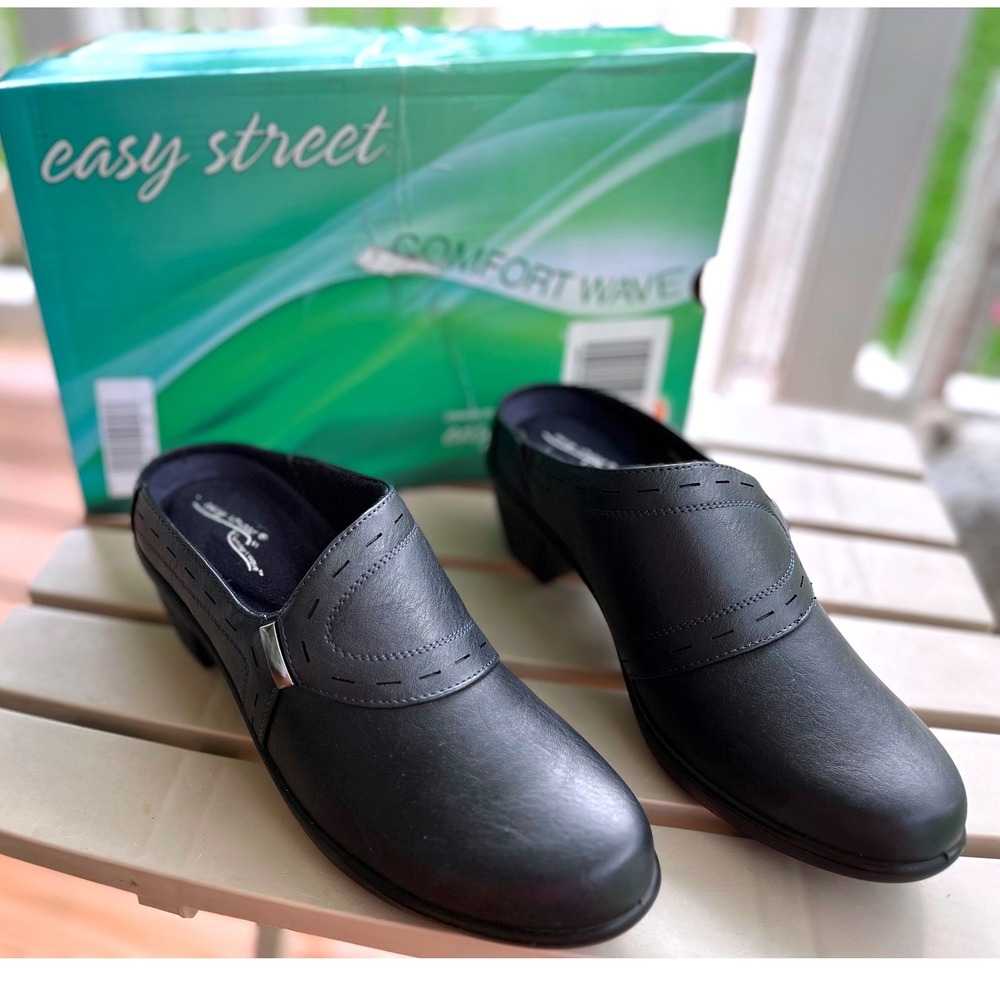 Easy Street Cynthia Navy Comfort Wave Mules Womens 7 M Block Heel Clogs‎